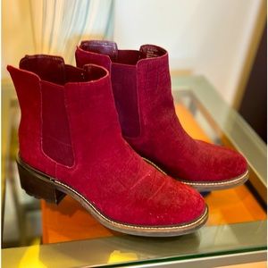 Vince Camuto bootie, size 9